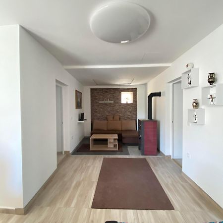 Perla Vendeghaz Igal Appartement Buitenkant foto