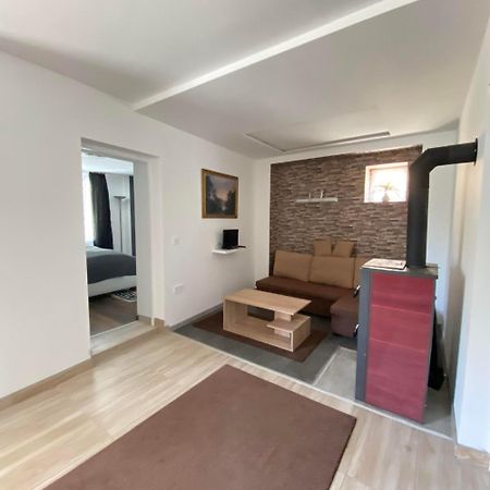 Perla Vendeghaz Igal Appartement Buitenkant foto