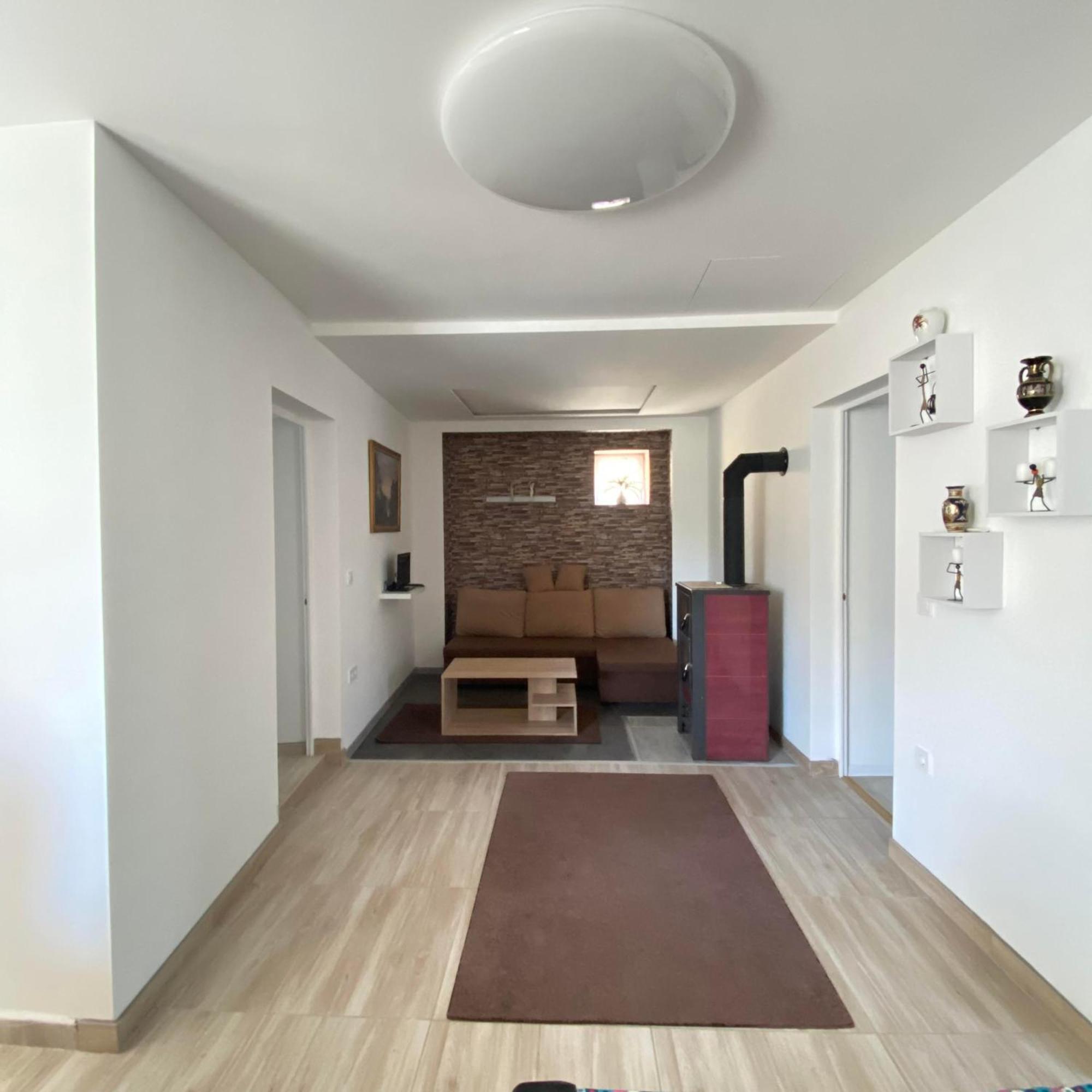 Perla Vendeghaz Igal Appartement Buitenkant foto