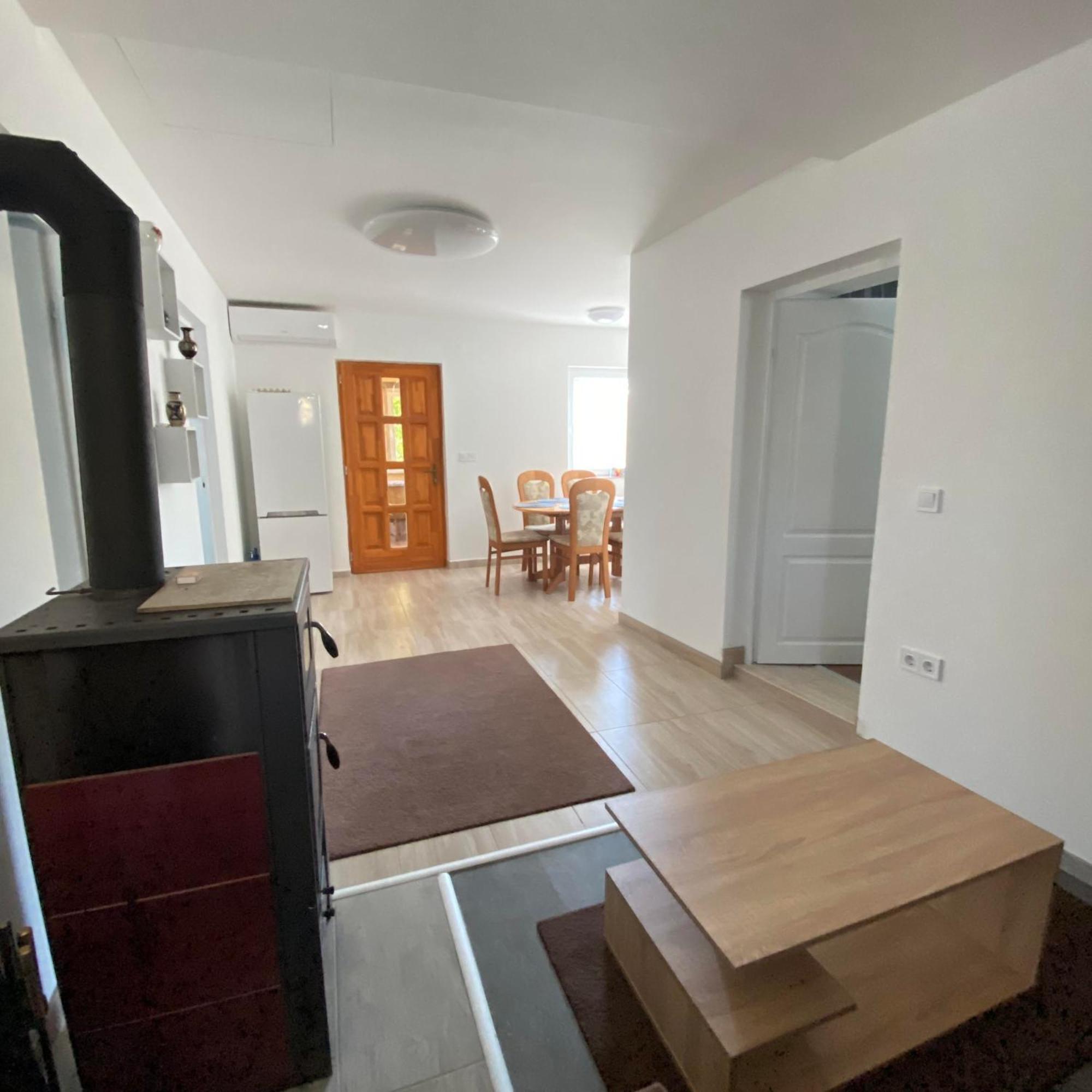 Perla Vendeghaz Igal Appartement Buitenkant foto