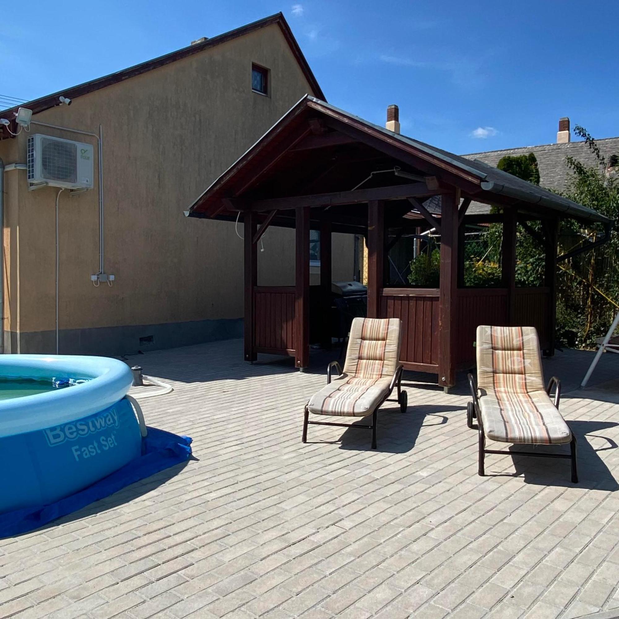 Perla Vendeghaz Igal Appartement Buitenkant foto